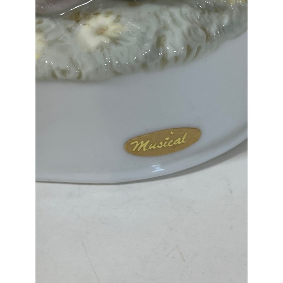 Vintage Summit Collection Kitten Playing Yarn Musical Figurine‎ Decor - Picture 4 of 6